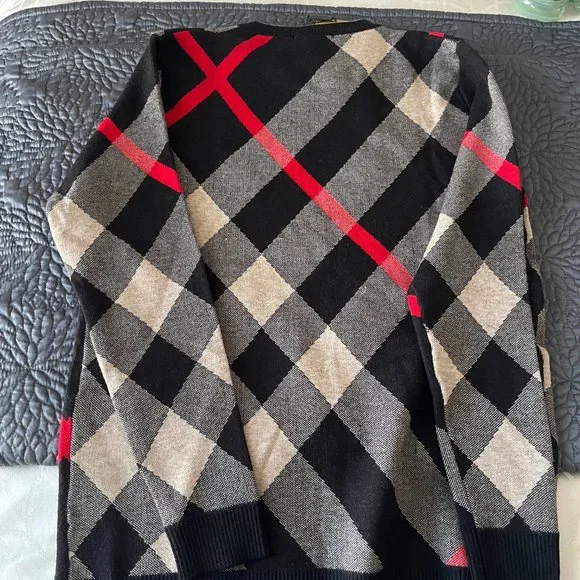 Burberry black tan red sweater - womens M or mens XS - Picture 4 of 4
